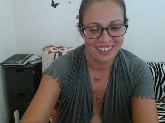LadyHellene live cam on BongaCams