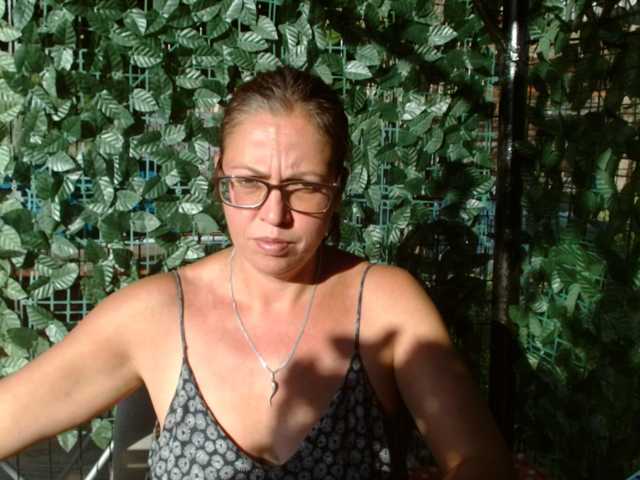 LadyHellene live webcam show