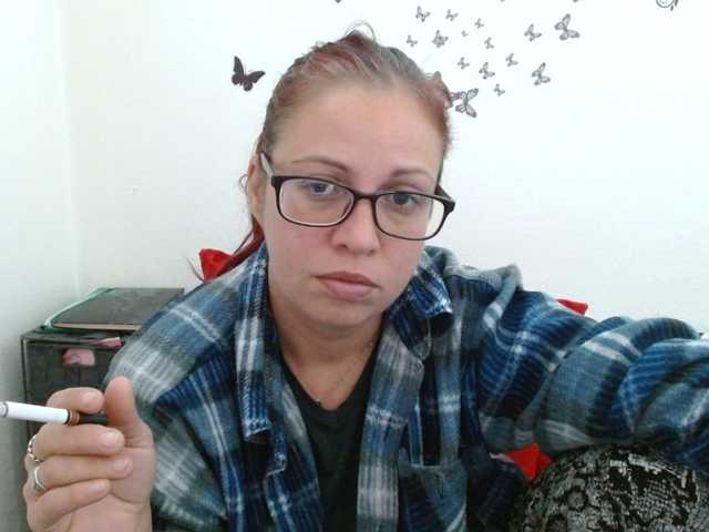 LadyHellene live cam preview