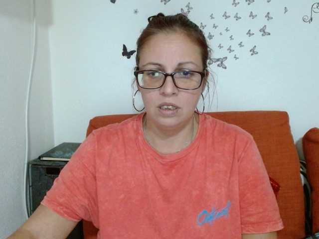 LadyHellene live cam preview