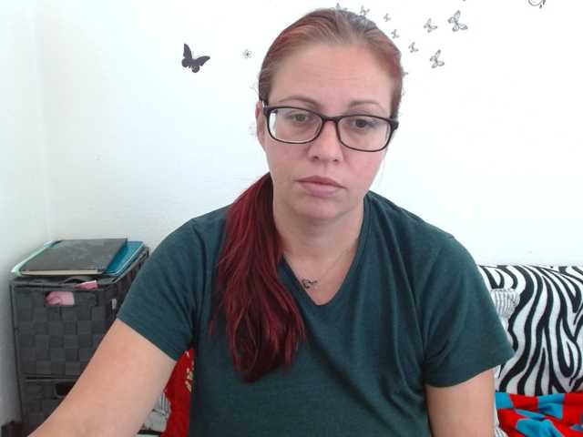 LadyHellene live cam preview
