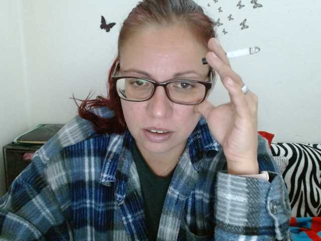 LadyHellene live cam preview