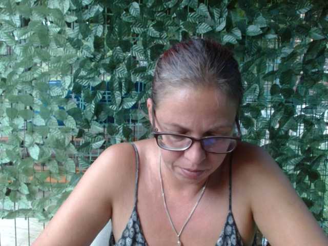 LadyHellene live webcam show