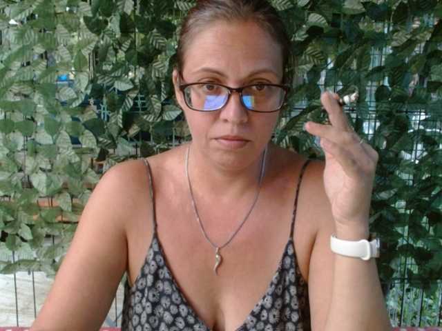 LadyHellene live webcam show