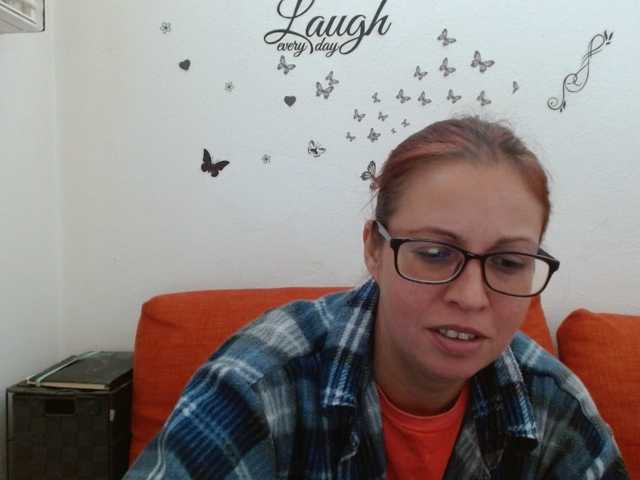 LadyHellene, en directo ahora en BongaCams