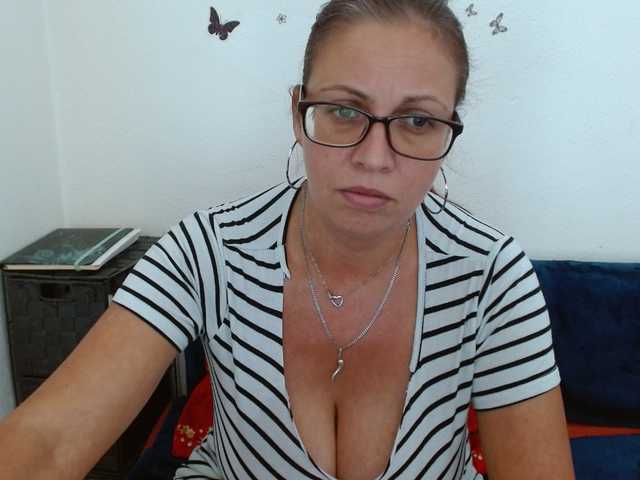 LadyHellene live cam on BongaCams
