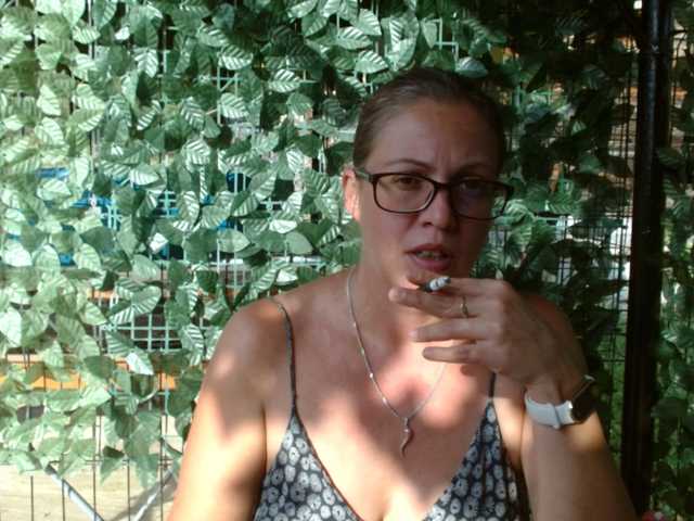 LadyHellene live webcam show