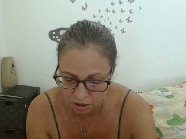 LadyHellene live cam on BongaCams