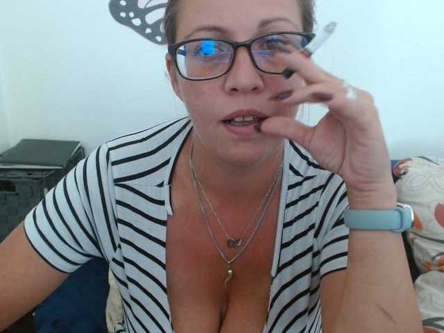 LadyHellene live cam on BongaCams