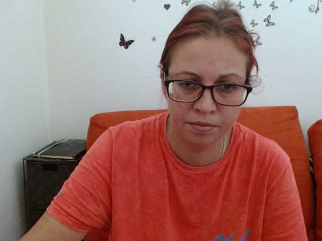 LadyHellene live cam preview