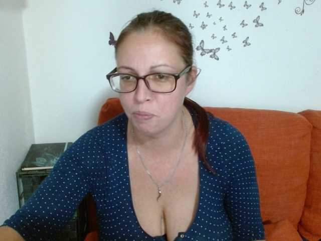 LadyHellene live cam preview