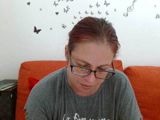 LadyHellene live cam on BongaCams