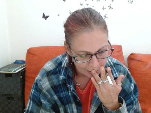 LadyHellene, en vivo ahora en BongaCams