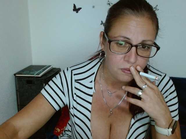 LadyHellene live cam on BongaCams
