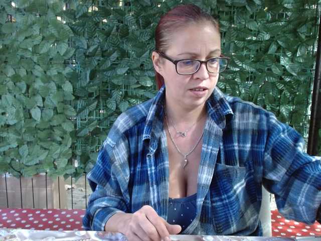 LadyHellene, en directo ahora en BongaCams