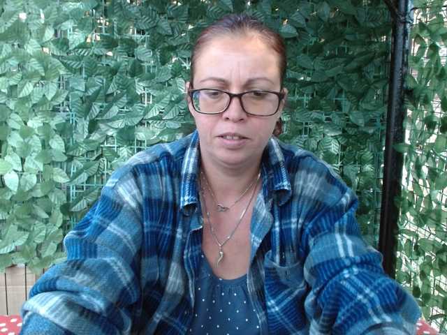LadyHellene live cam preview