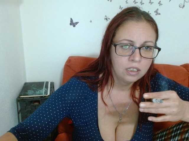 LadyHellene live cam preview