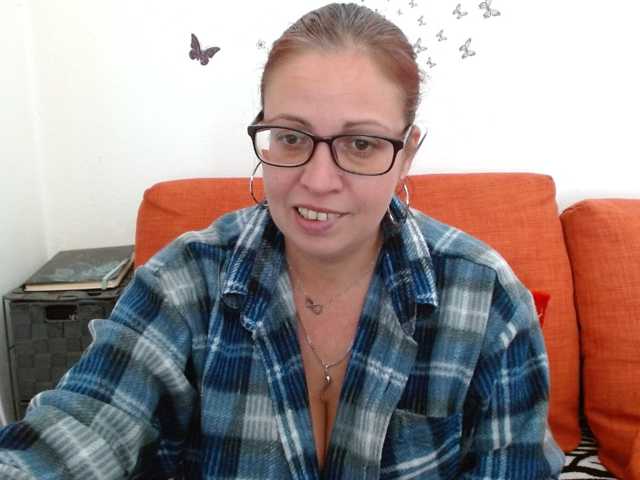 LadyHellene live cam on BongaCams