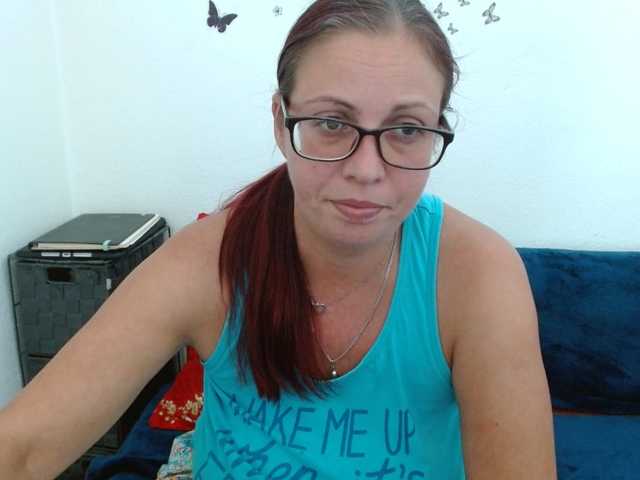 le modèle LadyHellene est en webcam porno dans un show sur le site bongacams, il possède les tags suivants: White/Caucasian,Redhead,Shaved