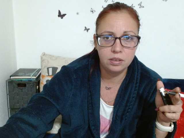 LadyHellene live cam preview