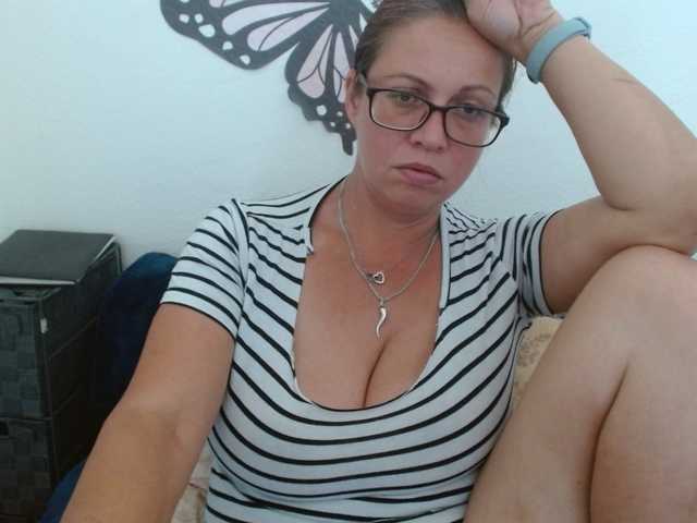 LadyHellene live cam on BongaCams