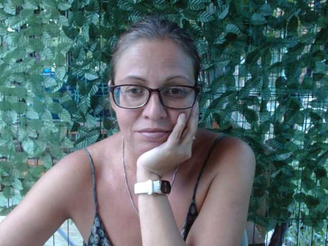LadyHellene live webcam show