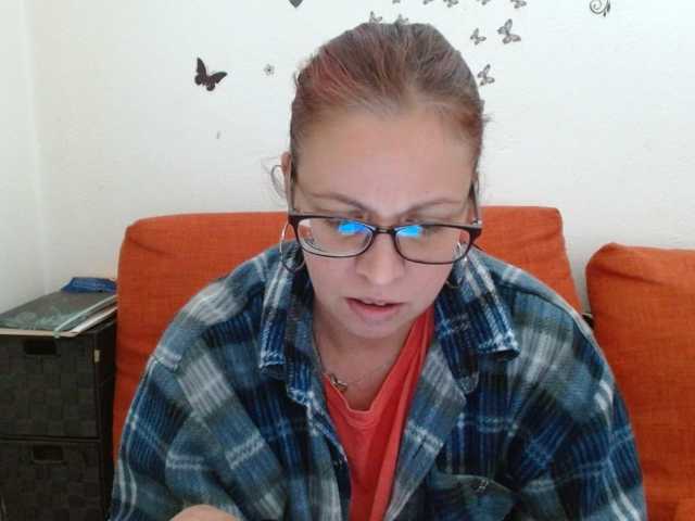 LadyHellene live cam preview