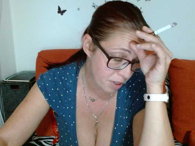 LadyHellene live cam on BongaCams