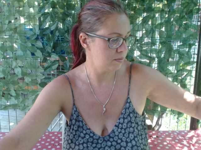 LadyHellene live webcam show
