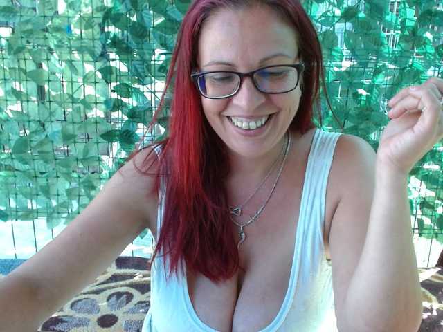 LadyHellene live cam on BongaCams