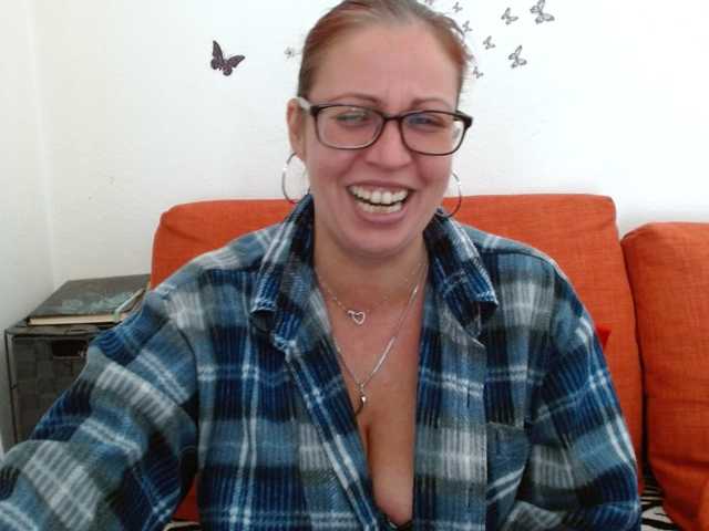 LadyHellene live cam on BongaCams