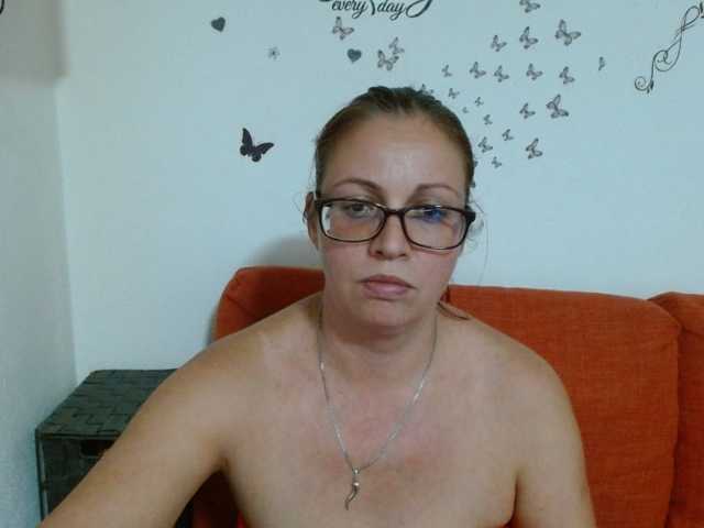 LadyHellene live cam on BongaCams