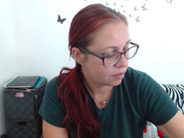 LadyHellene live cam preview