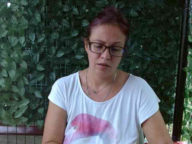 LadyHellene webcam