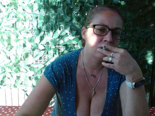 LadyHellene webcam