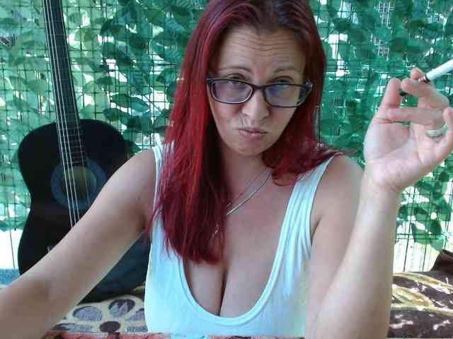 LadyHellene webcam