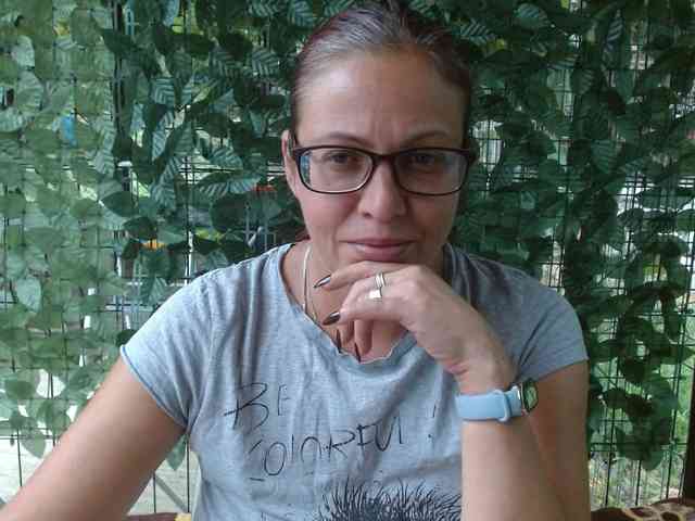 LadyHellene webcam