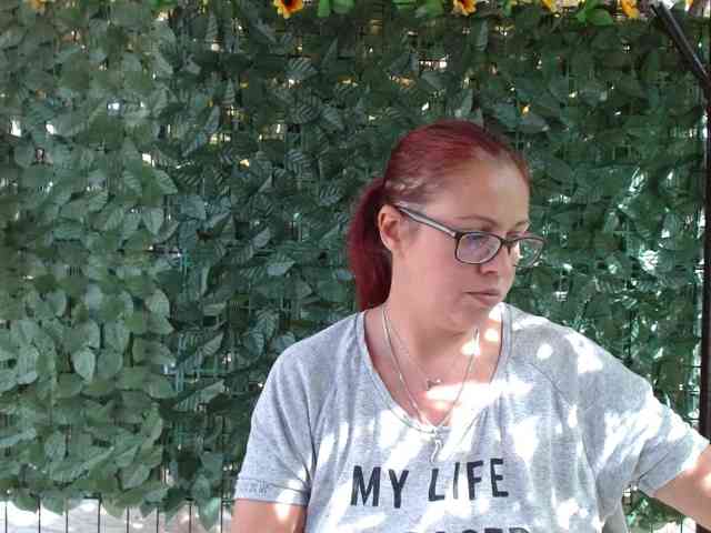 LadyHellene webcam