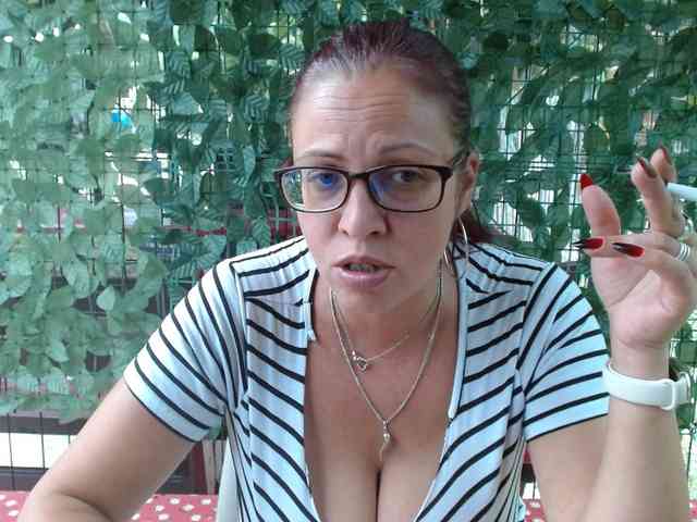 LadyHellene webcam