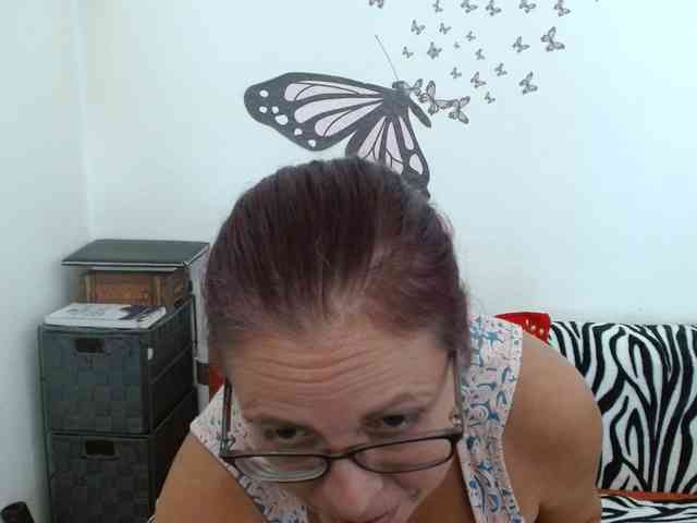 LadyHellene webcam