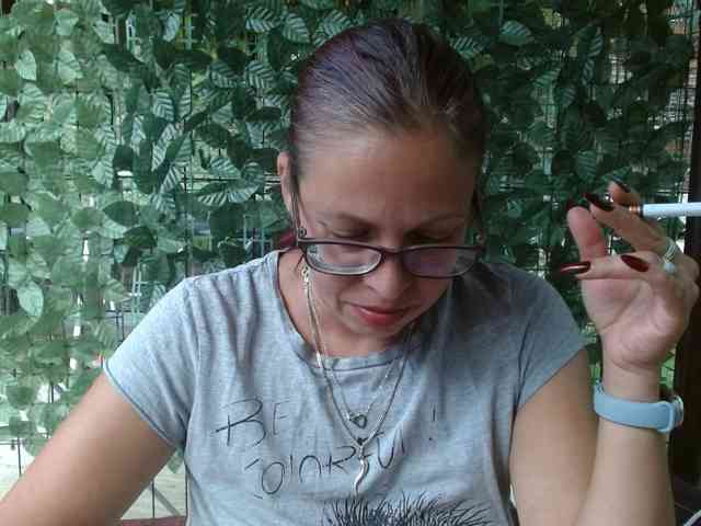 LadyHellene webcam
