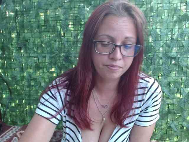 LadyHellene webcam