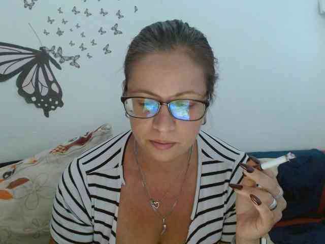 LadyHellene webcam