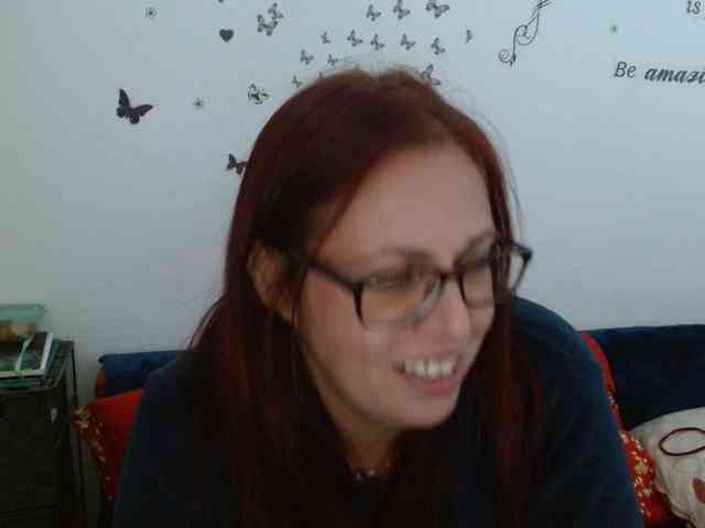 LadyHellene webcam