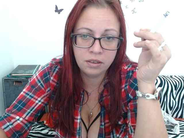 LadyHellene webcam