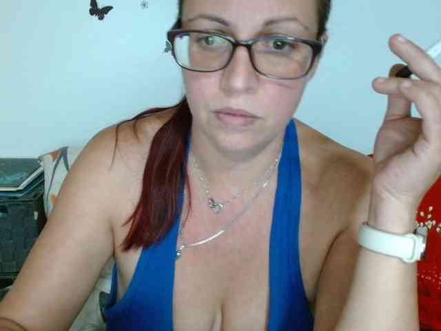 LadyHellene webcam