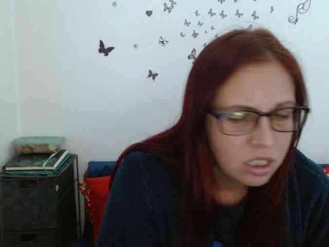 LadyHellene webcam