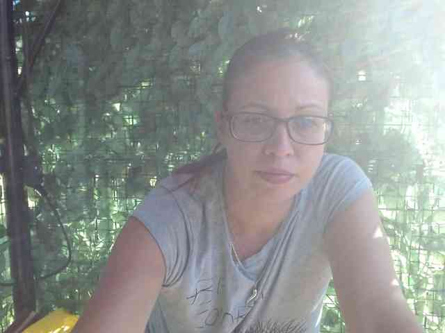 LadyHellene webcam