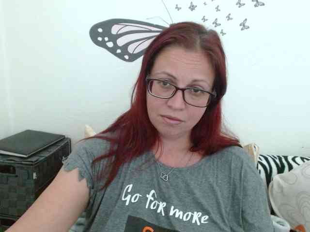 LadyHellene webcam