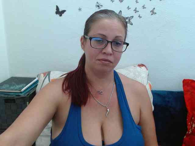 LadyHellene webcam